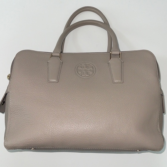 Tory Burch Pebbled leather Marion triple zipper top handle bag. - Picture 3 of 12